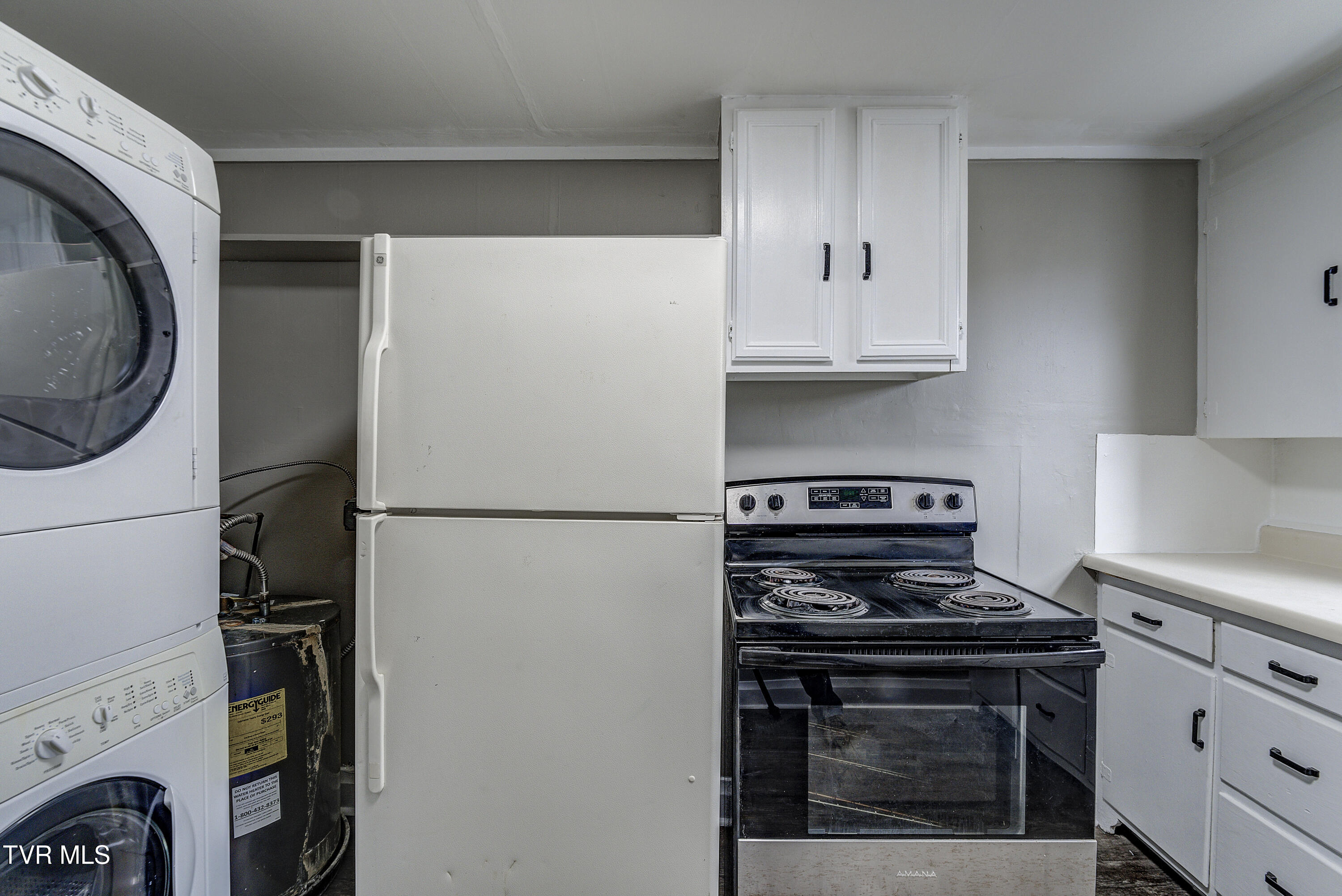 231 3rd Street, Unit 1/2 Erwin, TN 37650 - Photo 12 of 14 3rdSt-Apt-INTERIOR-12