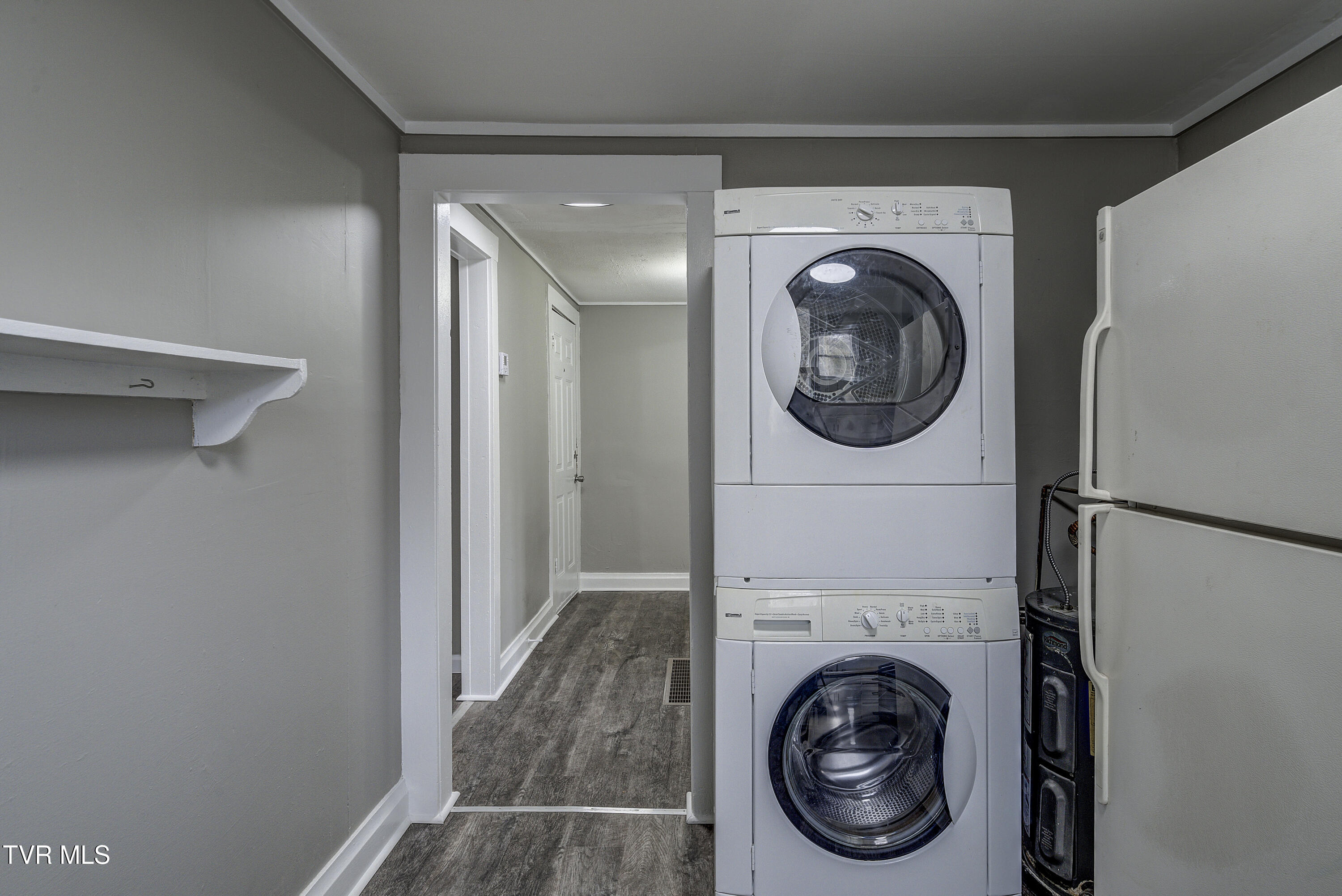 231 3rd Street, Unit 1/2 Erwin, TN 37650 - Photo 13 of 14 3rdSt-Apt-INTERIOR-13