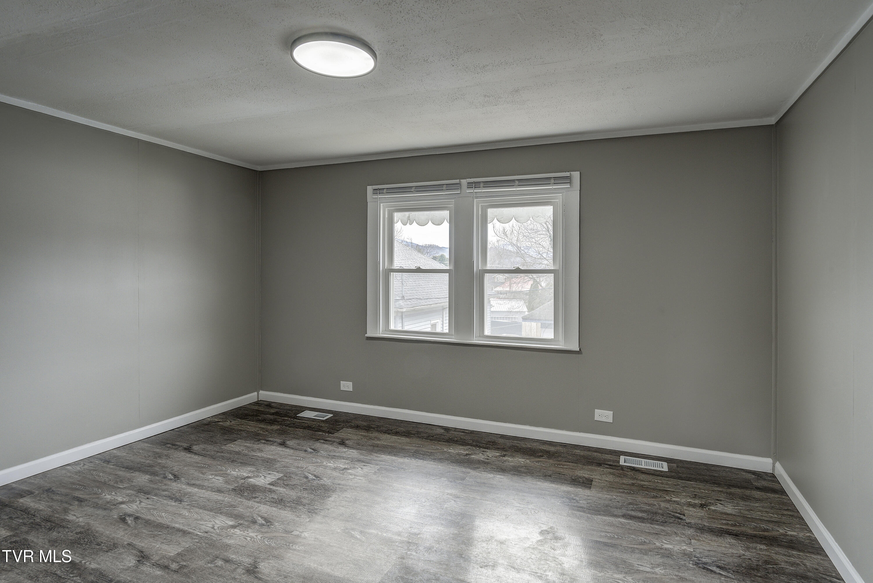 231 3rd Street, Unit 1/2 Erwin, TN 37650 - Photo 4 of 14 3rdSt-Apt-INTERIOR-4