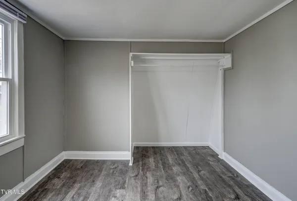 $600 | 231 3rd Street, Unit 1/2, Erwin, TN 37650