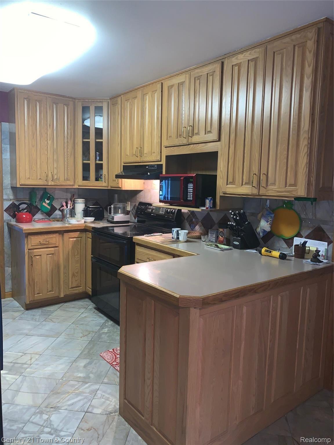 6352 Kings Pointe Road Grand Blanc, MI 48439 - Photo 9 of 21 IMG-7864.JPG