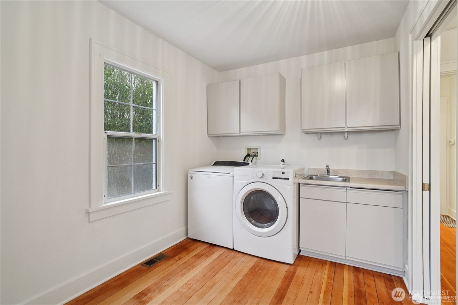 314 North 117th Street Seattle, WA 98133 - Photo 14 of 34
