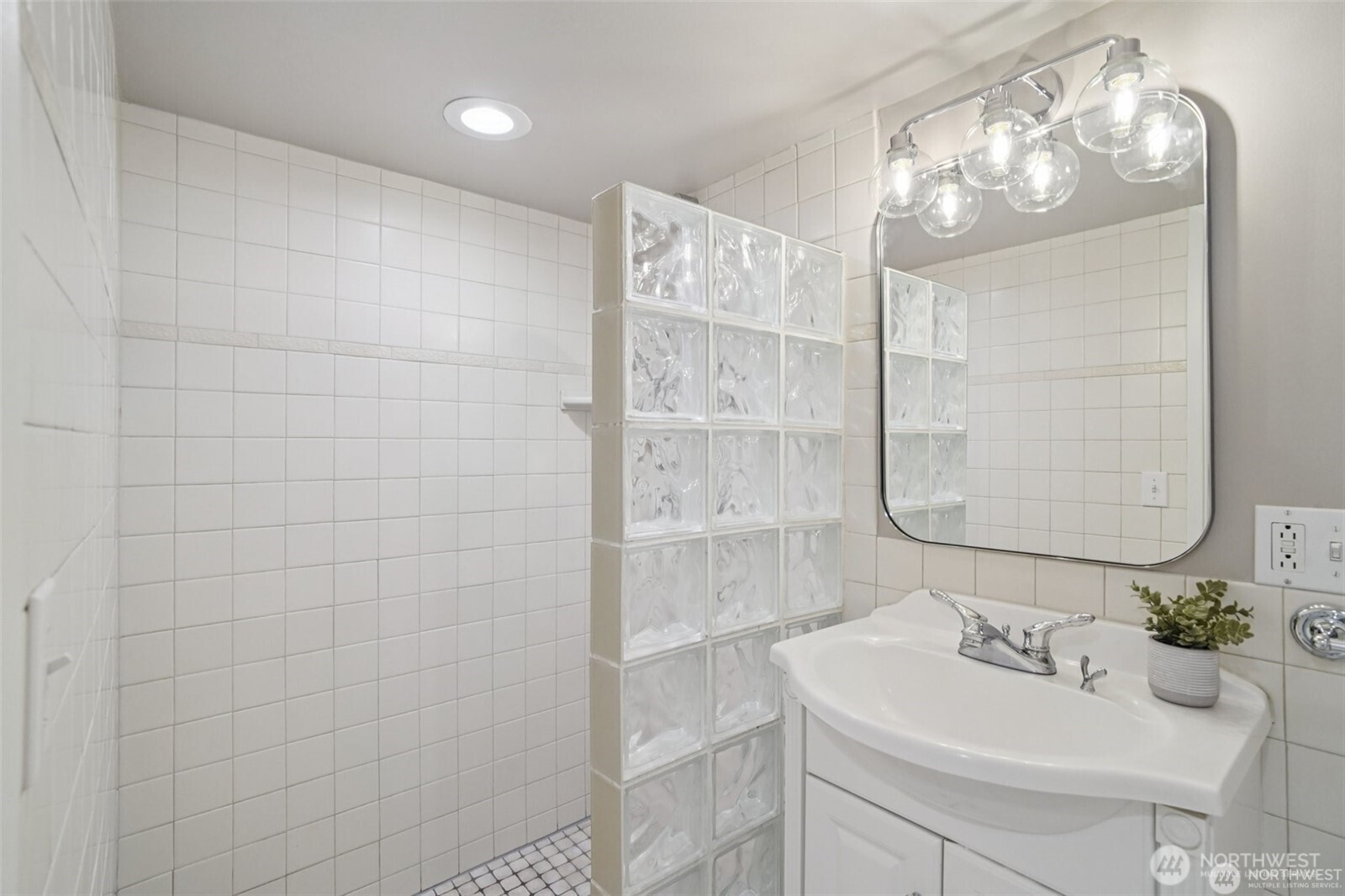 314 North 117th Street Seattle, WA 98133 - Photo 26 of 34
