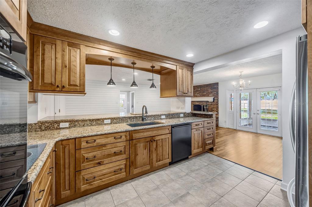 6902 Potts Road Riverview, FL 33569 - Photo 13 of 83