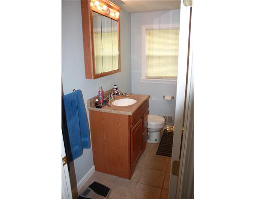 46 Amherst Road Warwick, RI 02889 - Photo 6 of 7 Bathroom.