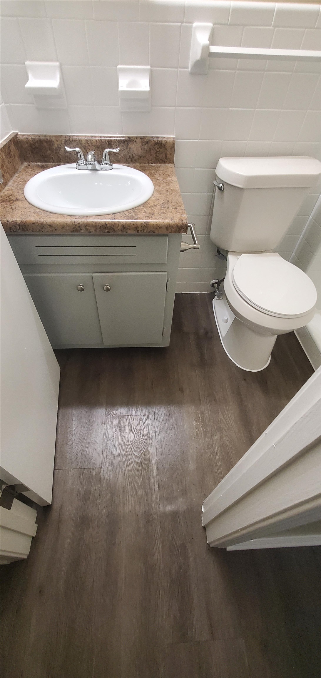 2843 Clarke Road Memphis, TN 38115 - Photo 5 of 10 a bathroom with a sink and a toilet