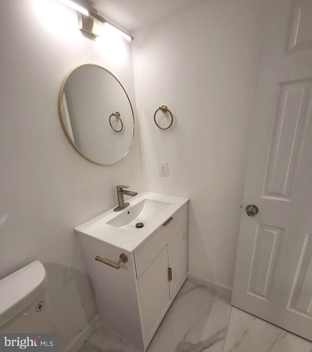 562 24th Street Northeast Washington, DC 20002 - Photo 33 of 41 Lowest Level: Full Bathroom