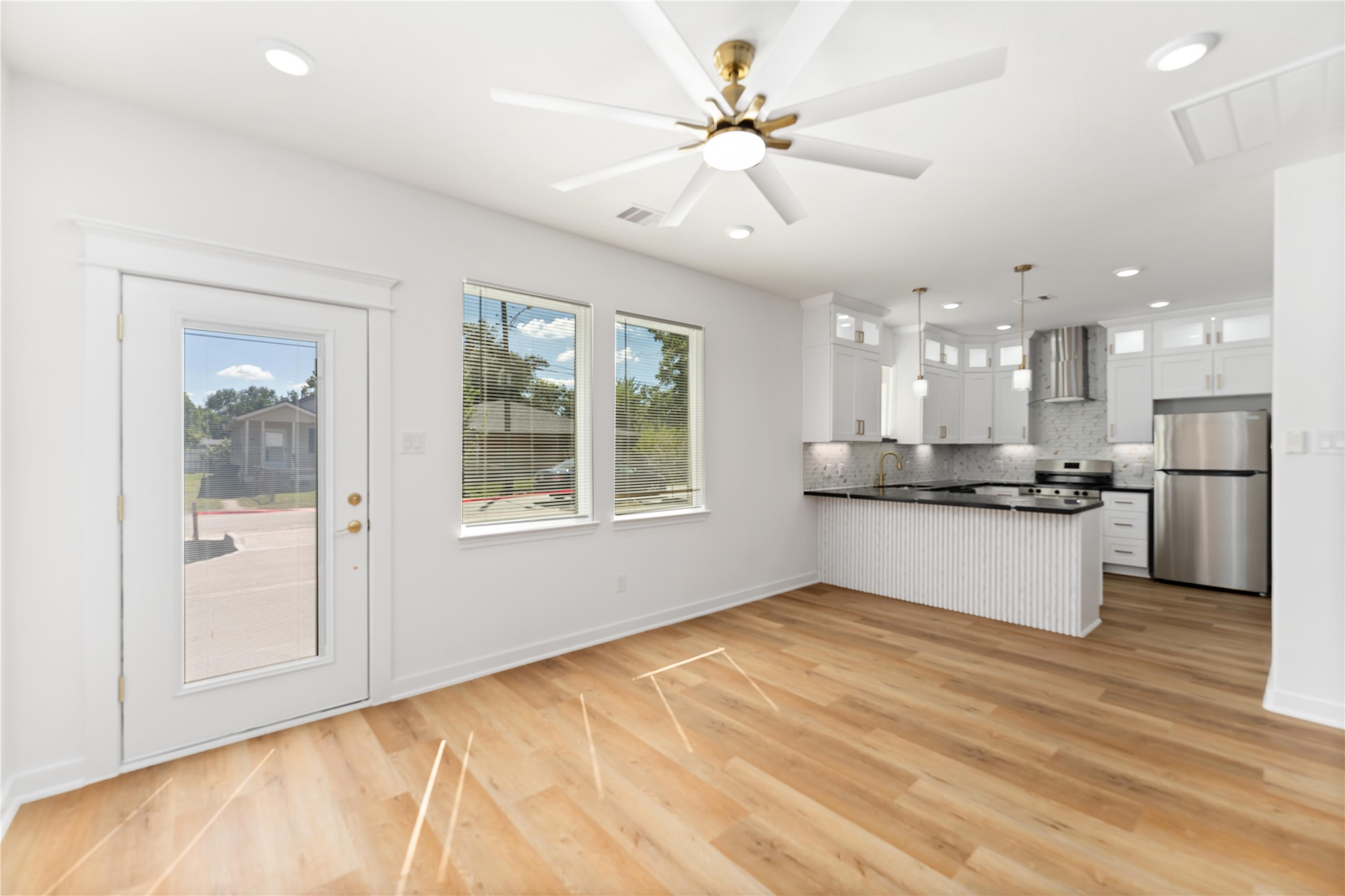 7809 Queen Street, Unit A/B Houston, TX 77028 - Photo 4 of 23