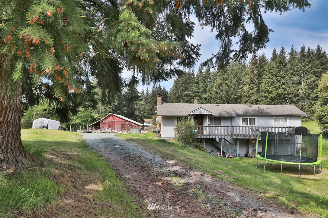 7380 Jewett Road Clinton, WA 98236 - Photo 2 of 34 Gallery Image 2