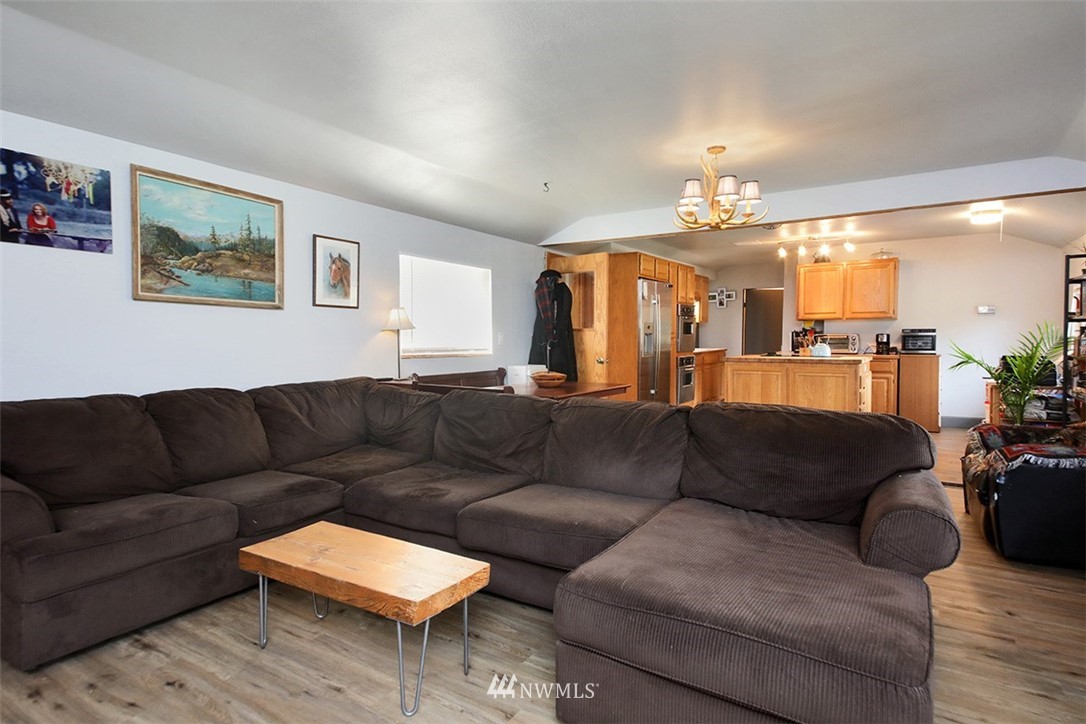 7380 Jewett Road Clinton, WA 98236 - Photo 7 of 34 Gallery Image 7