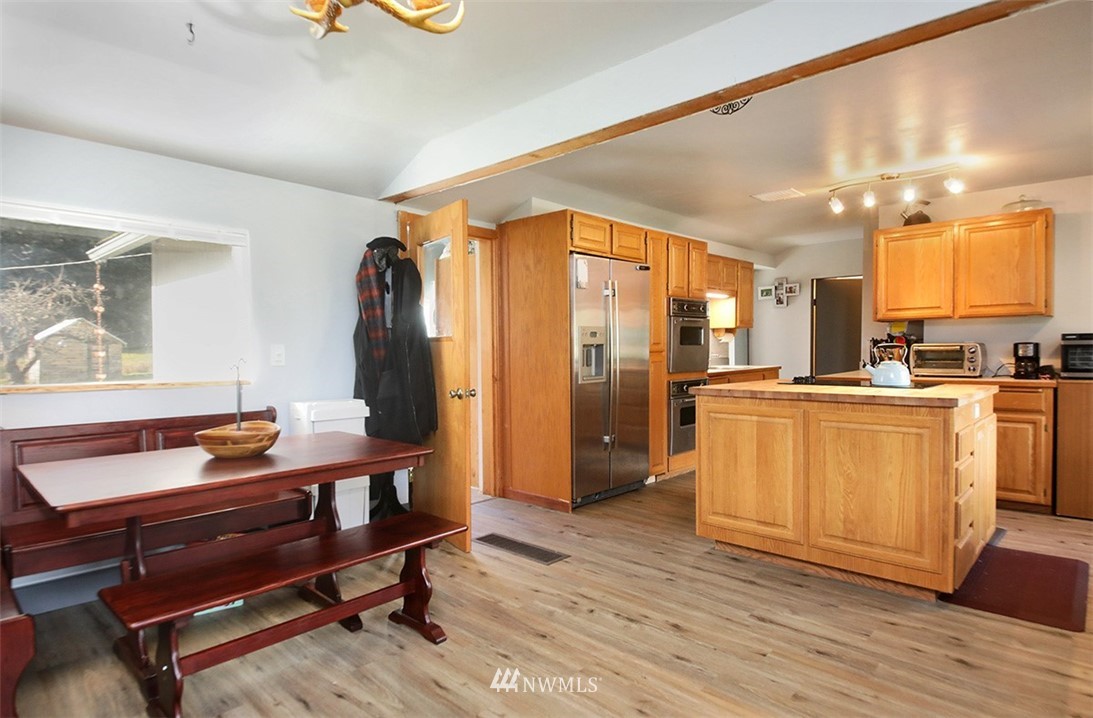 7380 Jewett Road Clinton, WA 98236 - Photo 8 of 34 Gallery Image 8