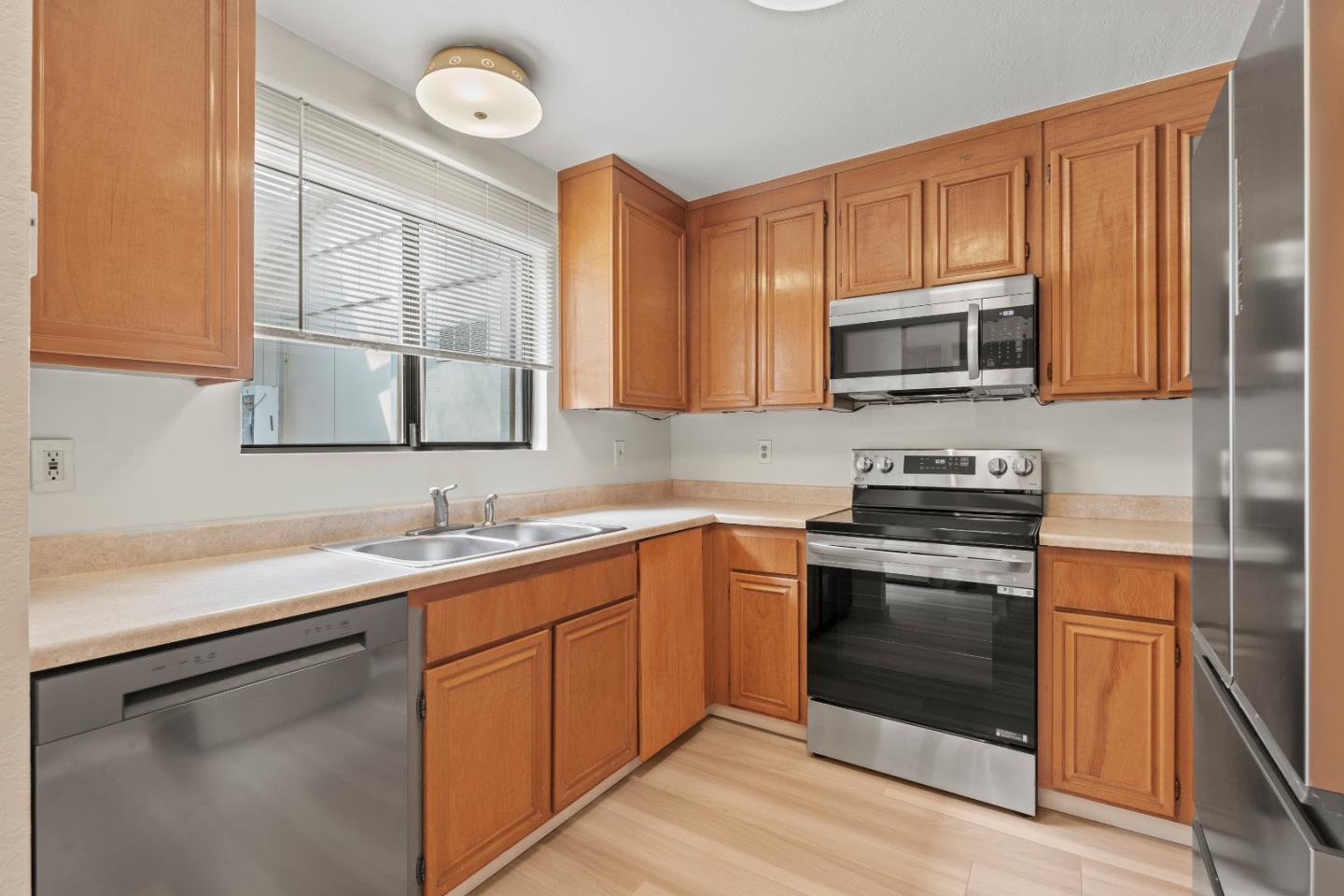 250 Forest Ridge Road, Unit 14 Monterey, CA 93940 - Photo 11 of 35 Gallery Image 11