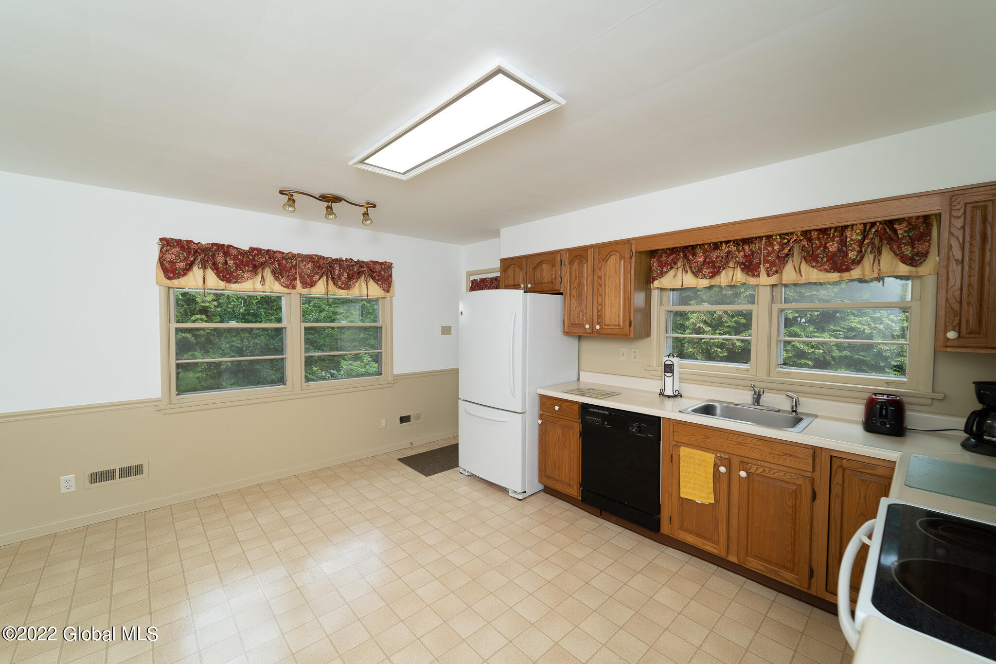 845 Londonderry Road Schenectady, NY 12309 - Photo 11 of 30 039-845-Londonderry-Rd