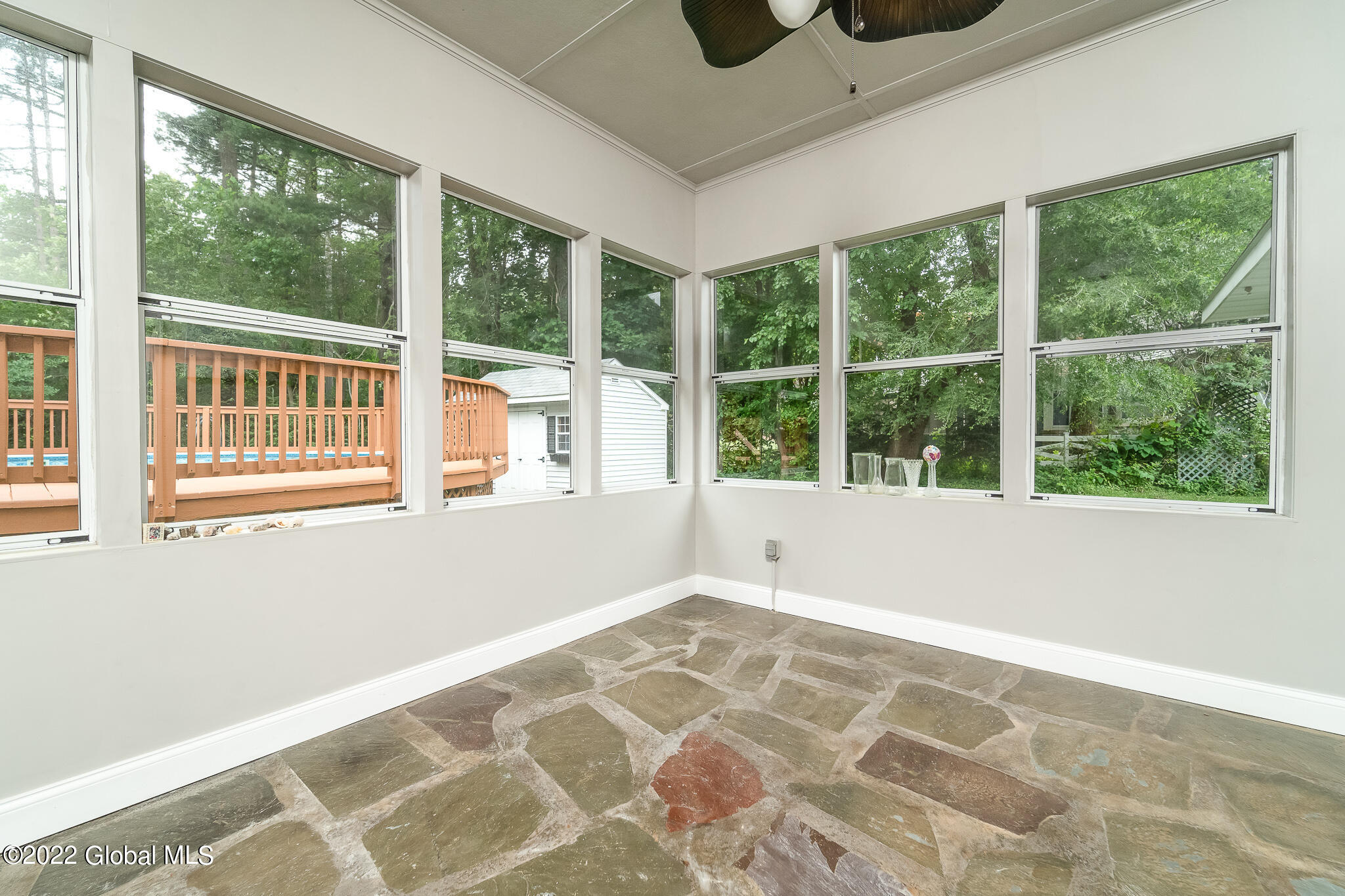 845 Londonderry Road Schenectady, NY 12309 - Photo 27 of 30 015-845-Londonderry-Rd
