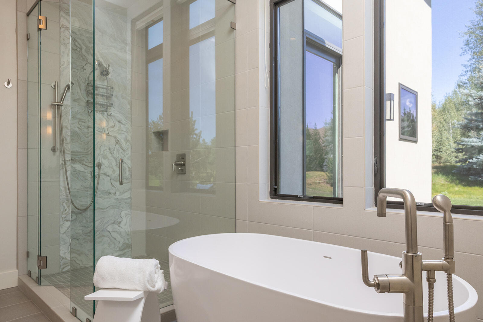 27 Streamside Drive Blaine County, ID 83333 - Photo 21 of 41 Primary bath Shower & Soaker tub