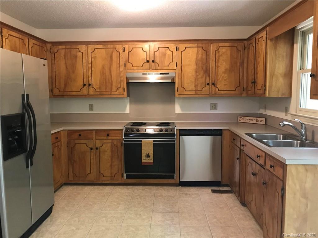 2738 Beechwood Road Denver, NC 28037 - Photo 6 of 26 Gallery Image 6