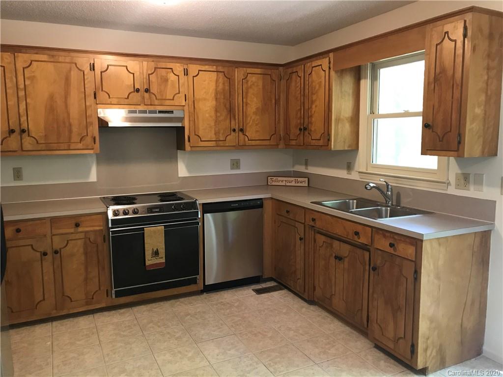 2738 Beechwood Road Denver, NC 28037 - Photo 8 of 26 Gallery Image 8