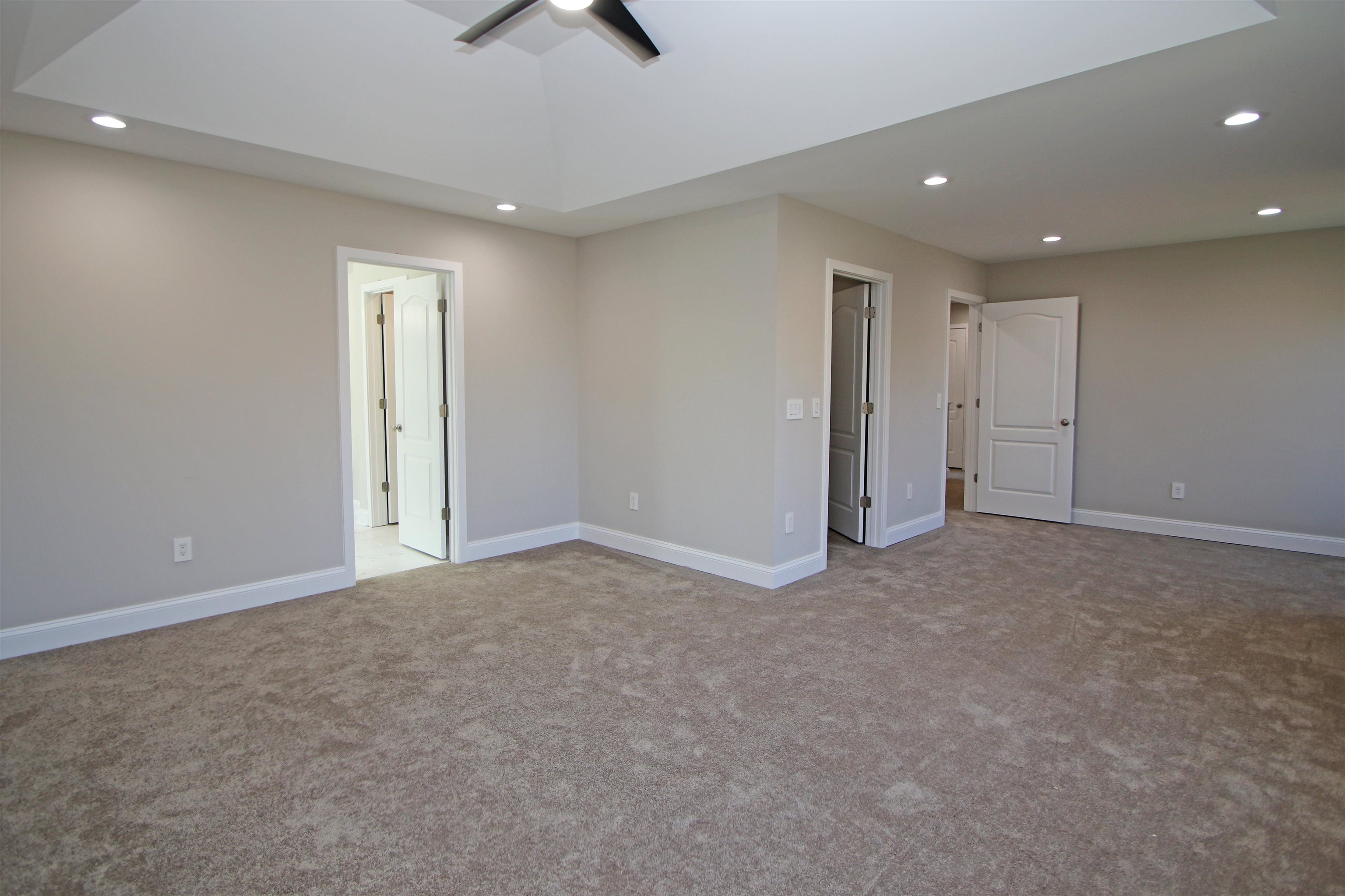 2060 Willow Hill Drive Harrisonburg, VA 22801 - Photo 19 of 43 a view of an empty room