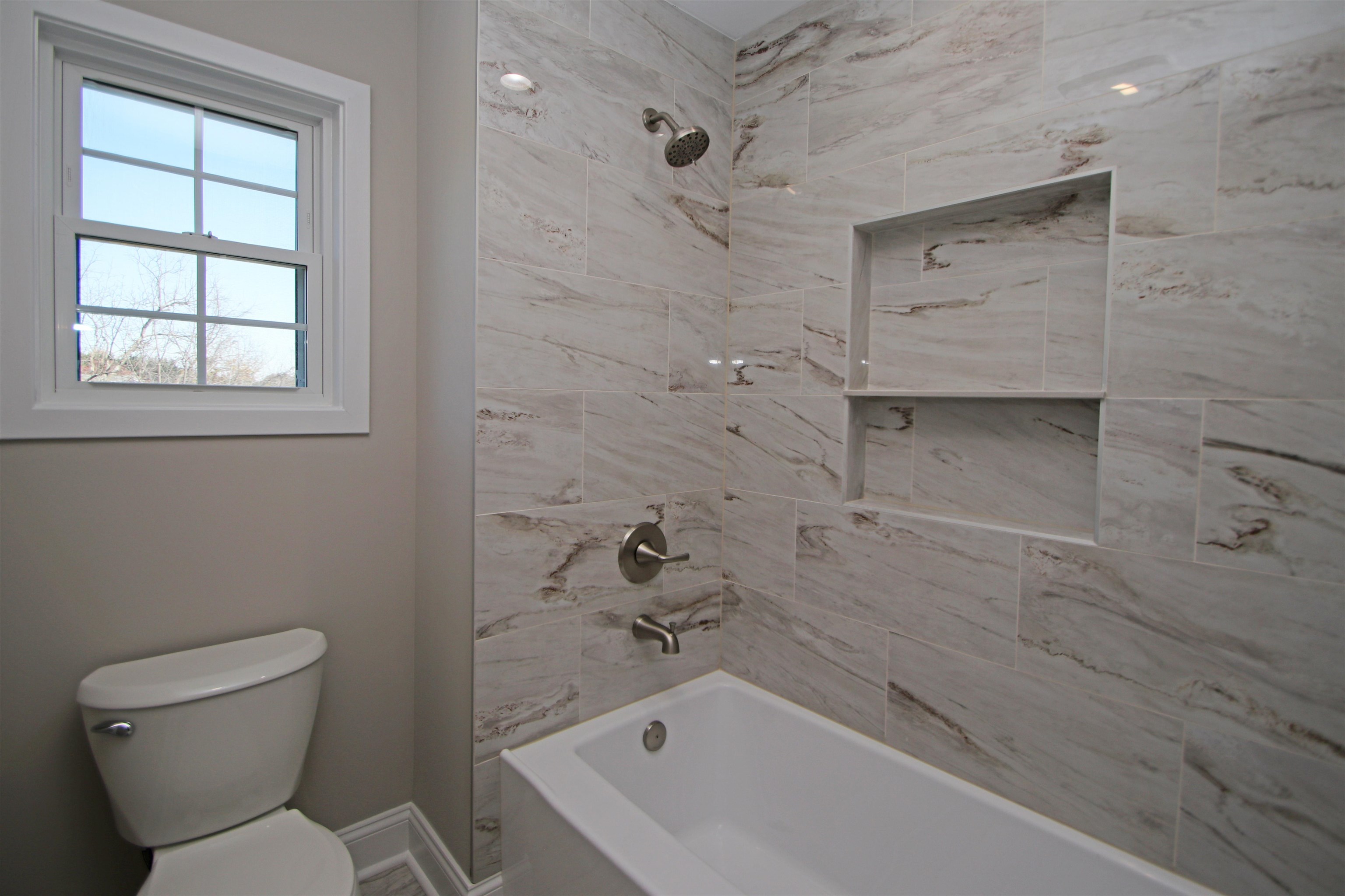 2060 Willow Hill Drive Harrisonburg, VA 22801 - Photo 28 of 43 a bathroom with a toilet and a bathtub