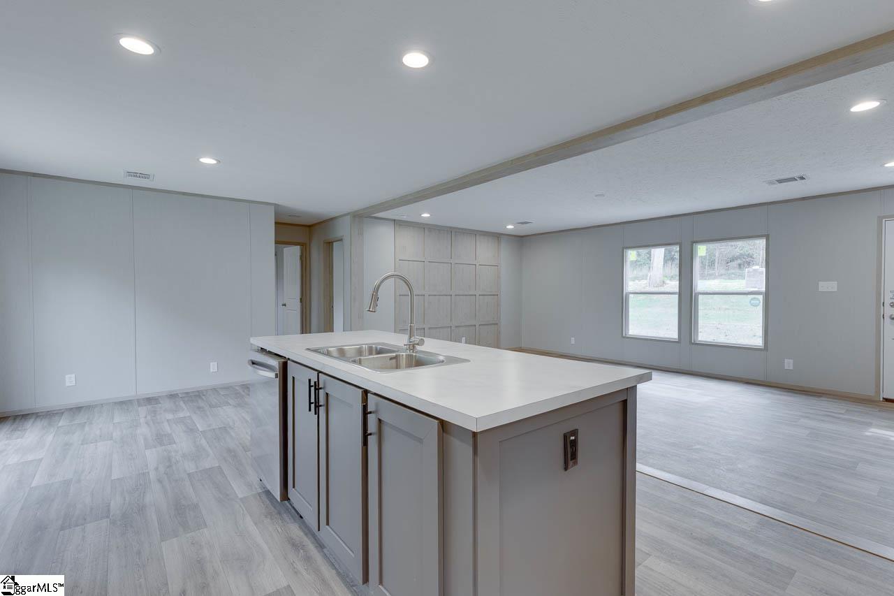 318 Bulman Road Roebuck, SC 29376 - Photo 14 of 38