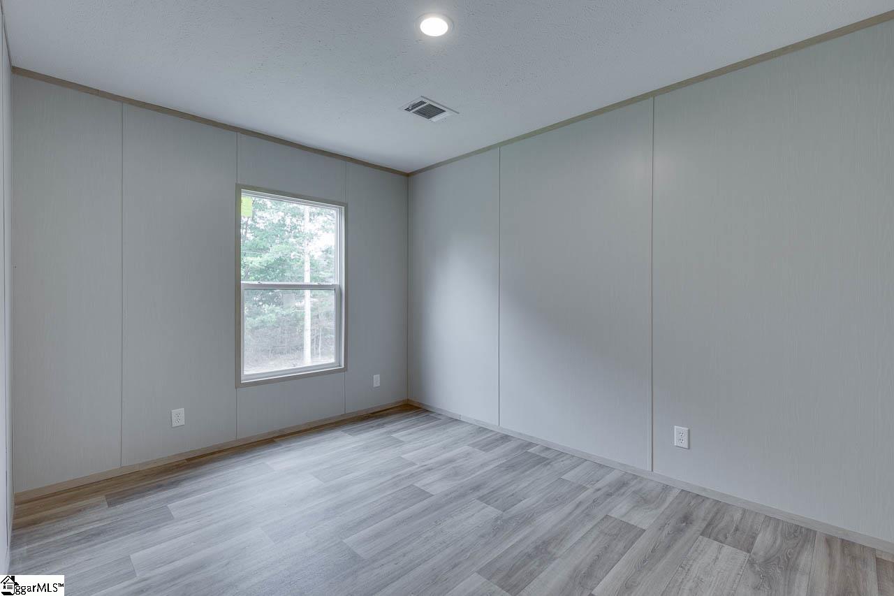 318 Bulman Road Roebuck, SC 29376 - Photo 15 of 38