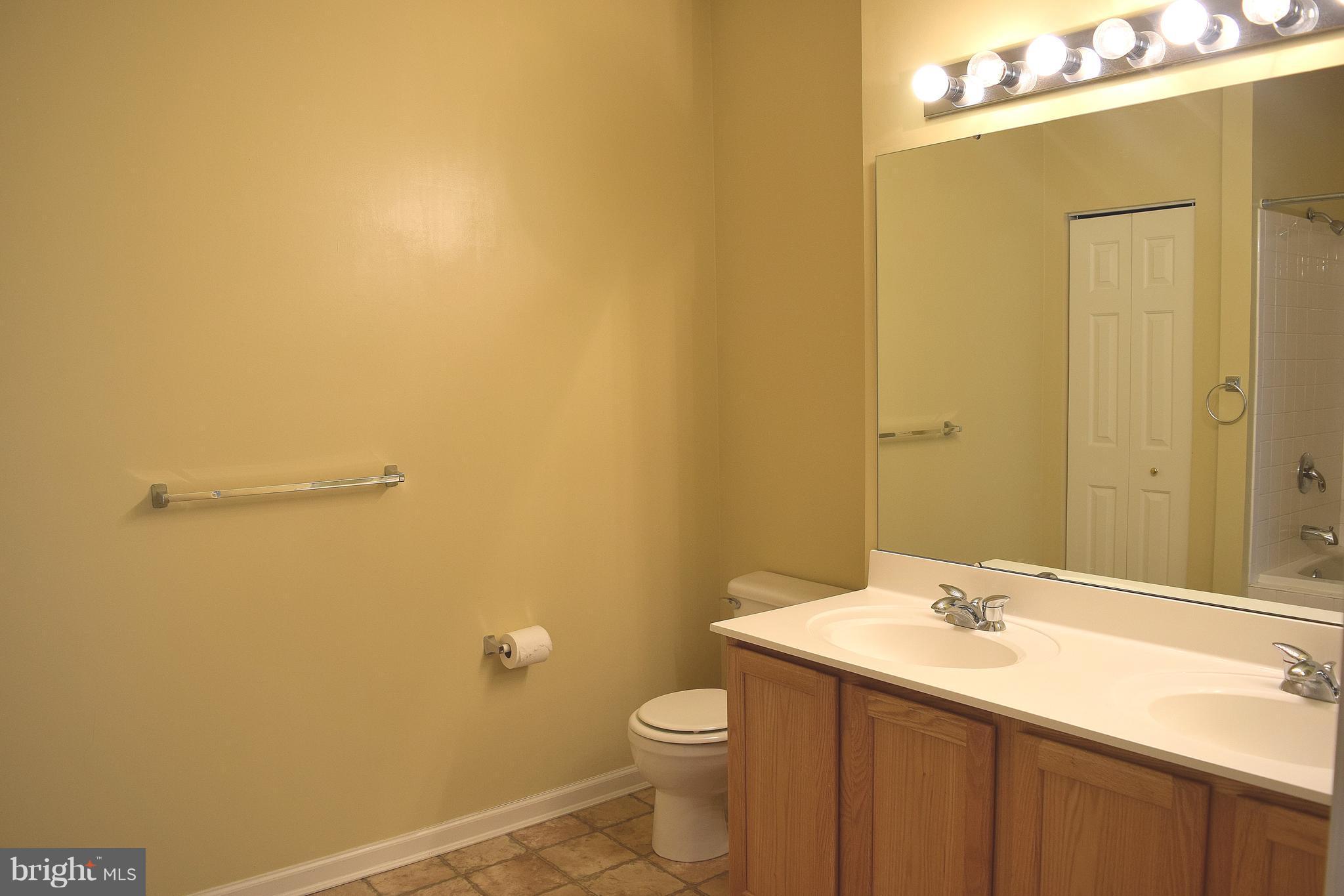 5222 Glenthorne Court, Unit 5222 Baltimore, MD 21237 - Photo 12 of 28 Bath (Master)