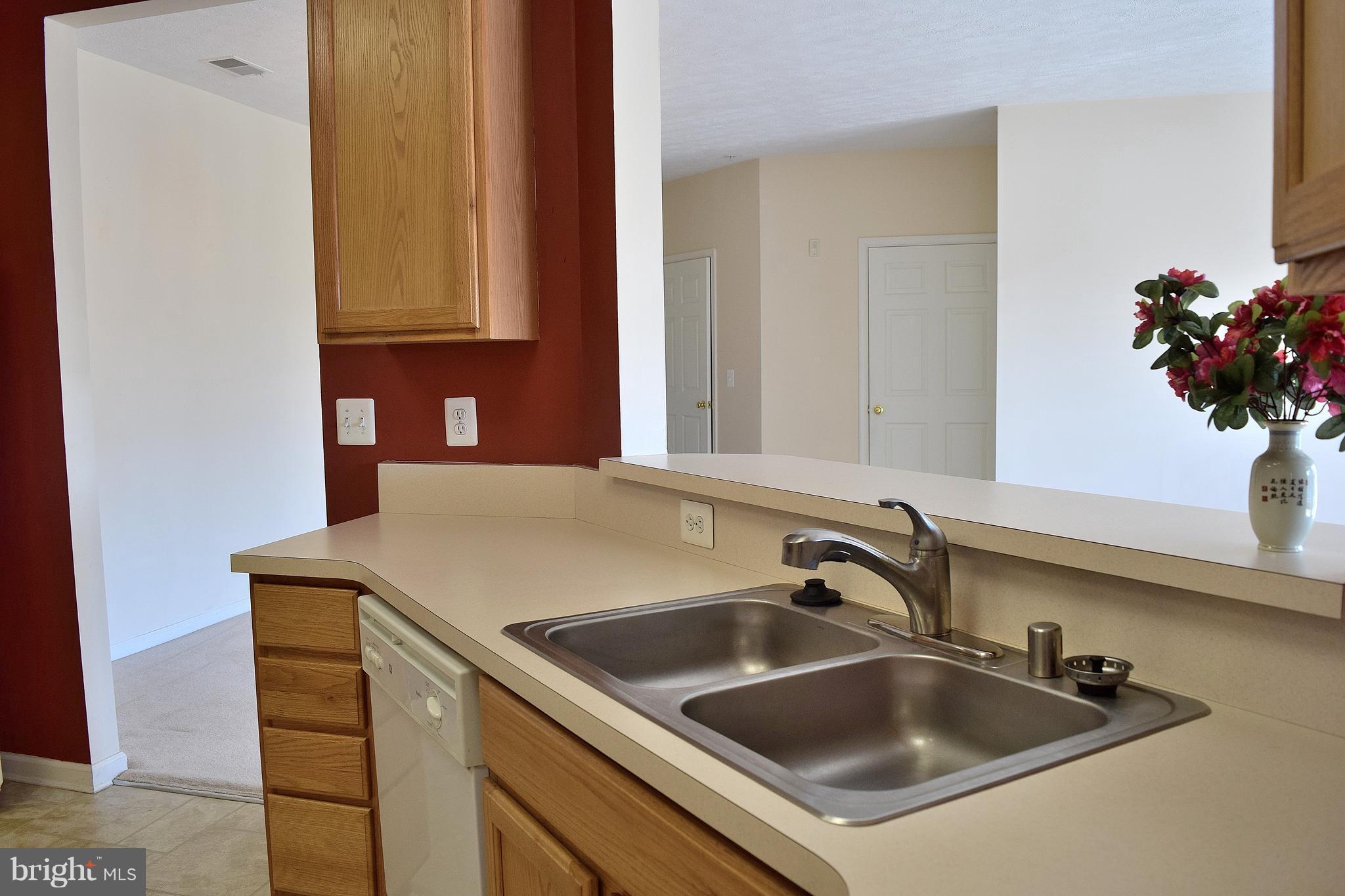5222 Glenthorne Court, Unit 5222 Baltimore, MD 21237 - Photo 6 of 28 Kitchen