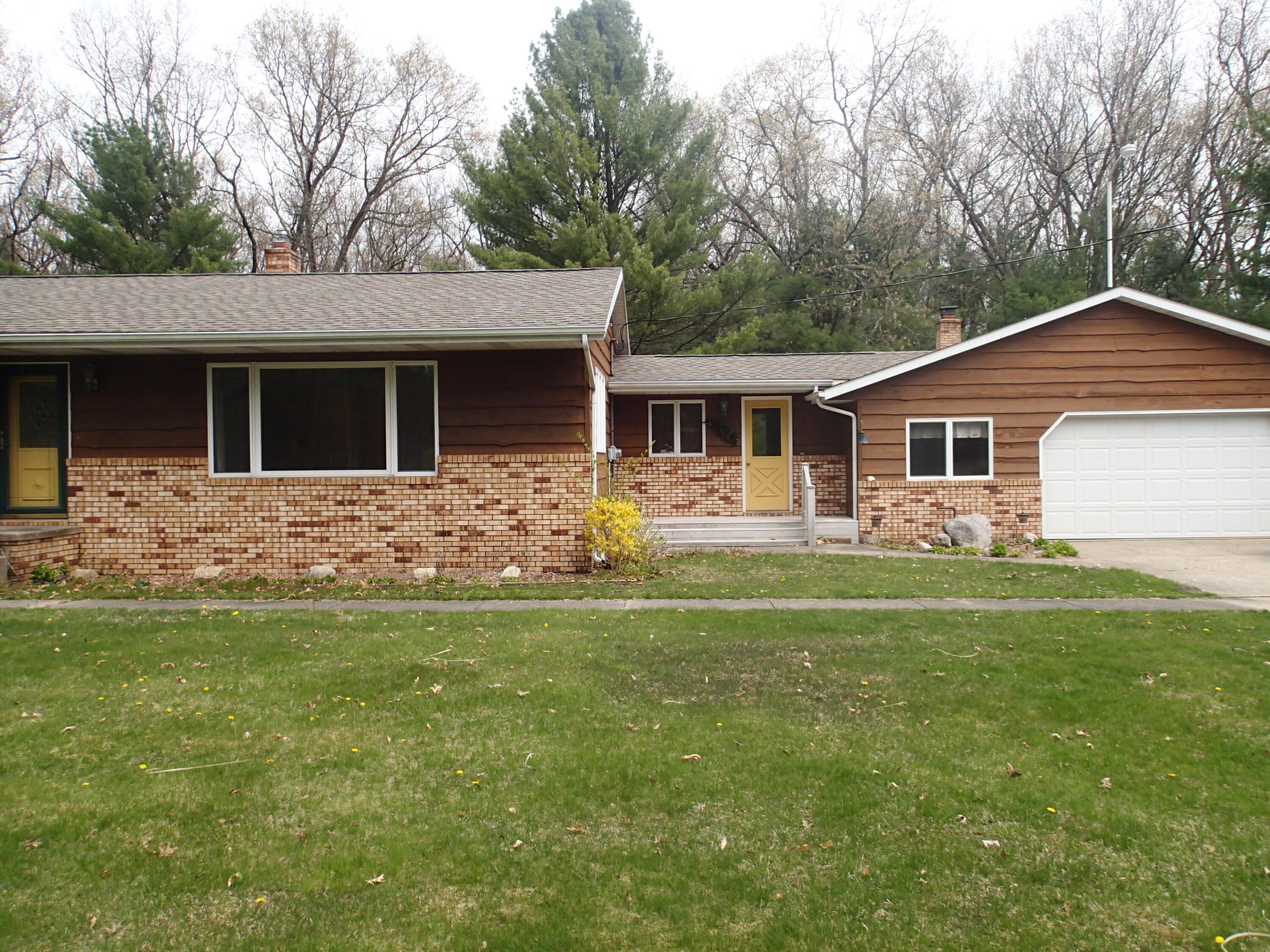 4376 MacArthur Road Muskegon, MI 49442 - Photo 1 of 2 P5050002