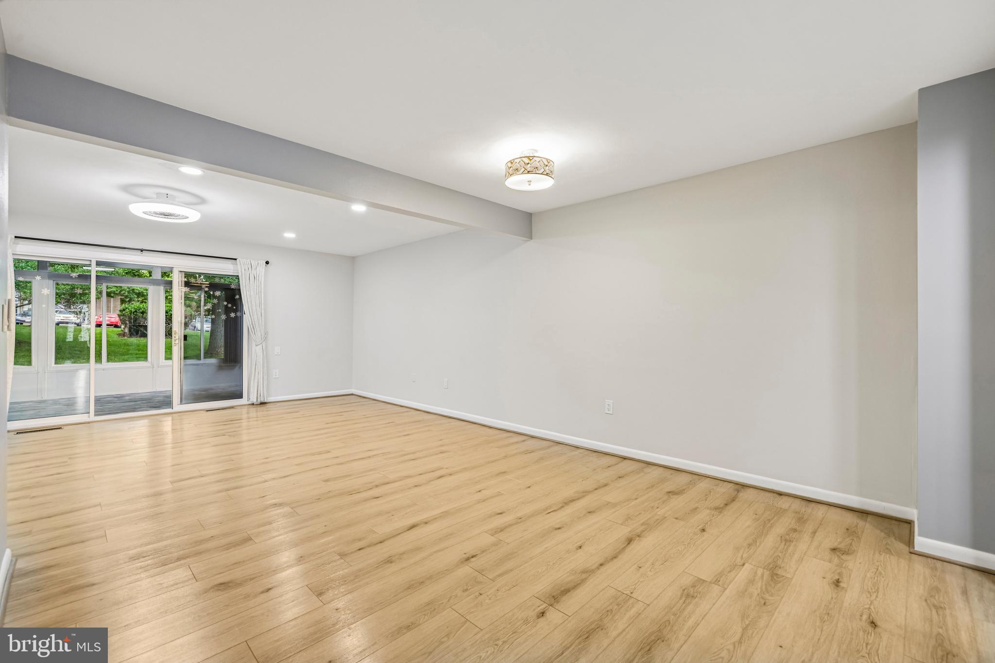 3546 Chiswick Court, Unit 36B Silver Spring, MD 20906 - Photo 18 of 36 Living Room