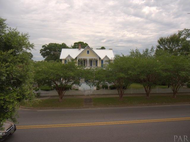 6824 Berryhill Road Milton, FL 32570 - Photo 29 of 42 Gallery Image 29