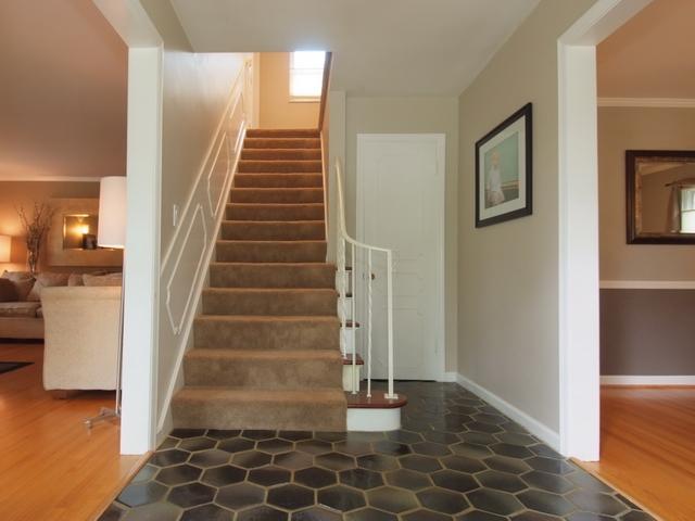 2214 Yorkshire Road Upper Arlington, OH 43221 - Photo 8 of 21