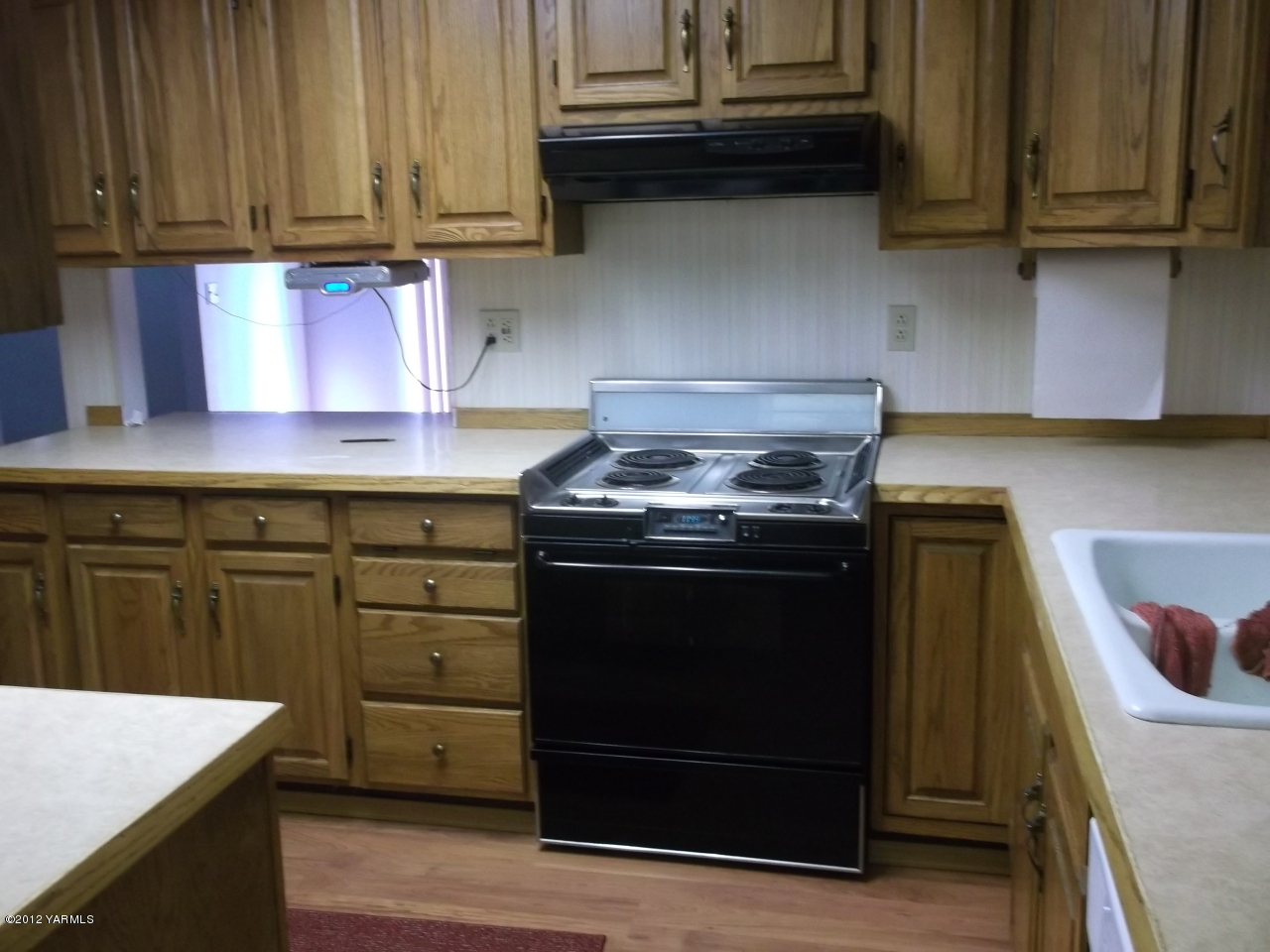 790 Murray Road Mabton, WA 98935 - Photo 2 of 18 a kitchen with stainless steel appliances granite countertop a stove and a refrigerator