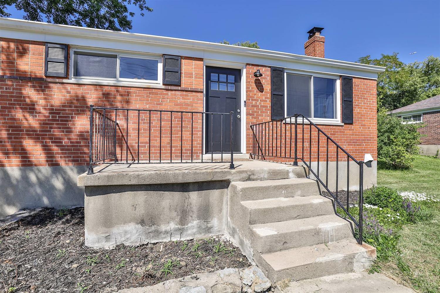 6846 Taylor Road Cincinnati, OH 45248 - Photo 3 of 21