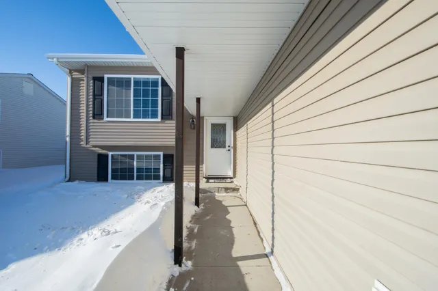 $259,000 | 3023 33rd Street South, Moorhead, MN 56560