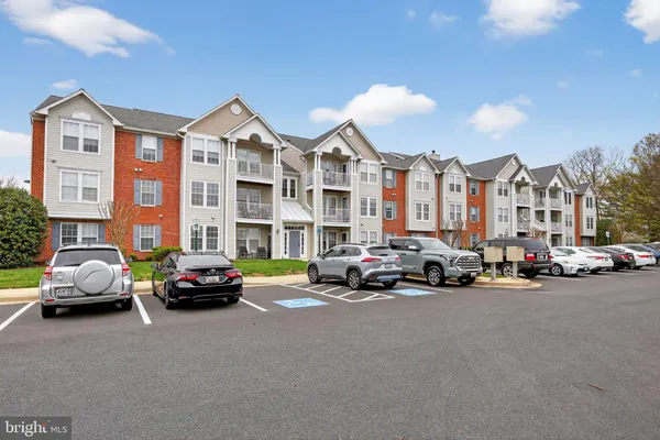 $304,999 | 2456 Apple Blossom Lane, Unit 201, Odenton, MD 21113