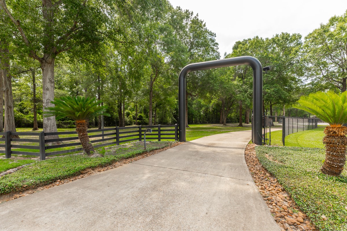 5950 Keith Road Lumberton, TX 77657 - Photo 2 of 35