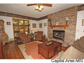 3501 Persimmon Drive Springfield, IL 62712 - Photo 8 of 12 Gallery Image 8