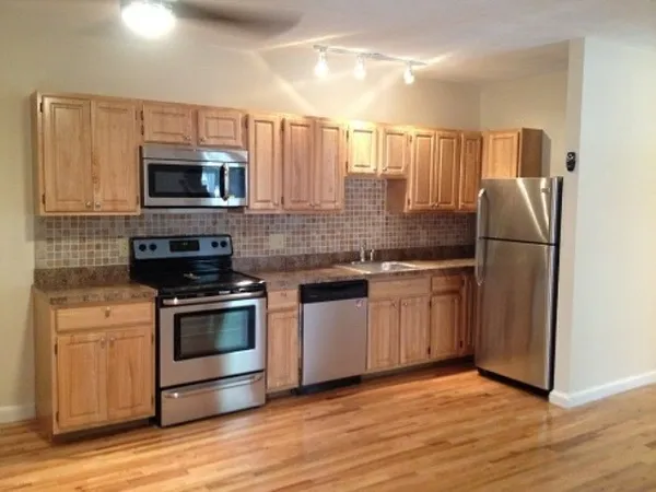 $4,000 | 122 Berkshire Street, Unit 2(1A), Cambridge, MA 02141