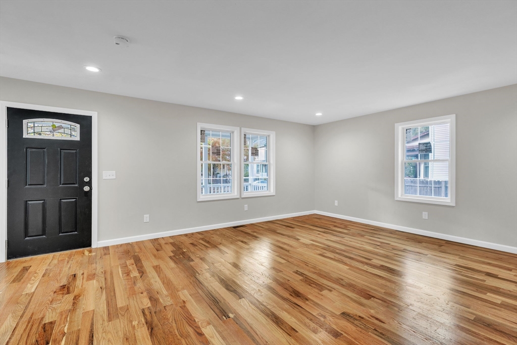 125 Yale Street Springfield, MA 01109 - Photo 5 of 41 Gallery Image 5
