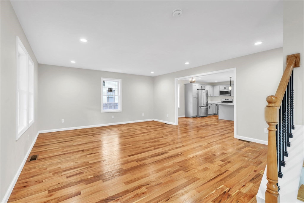 125 Yale Street Springfield, MA 01109 - Photo 8 of 41 Gallery Image 8