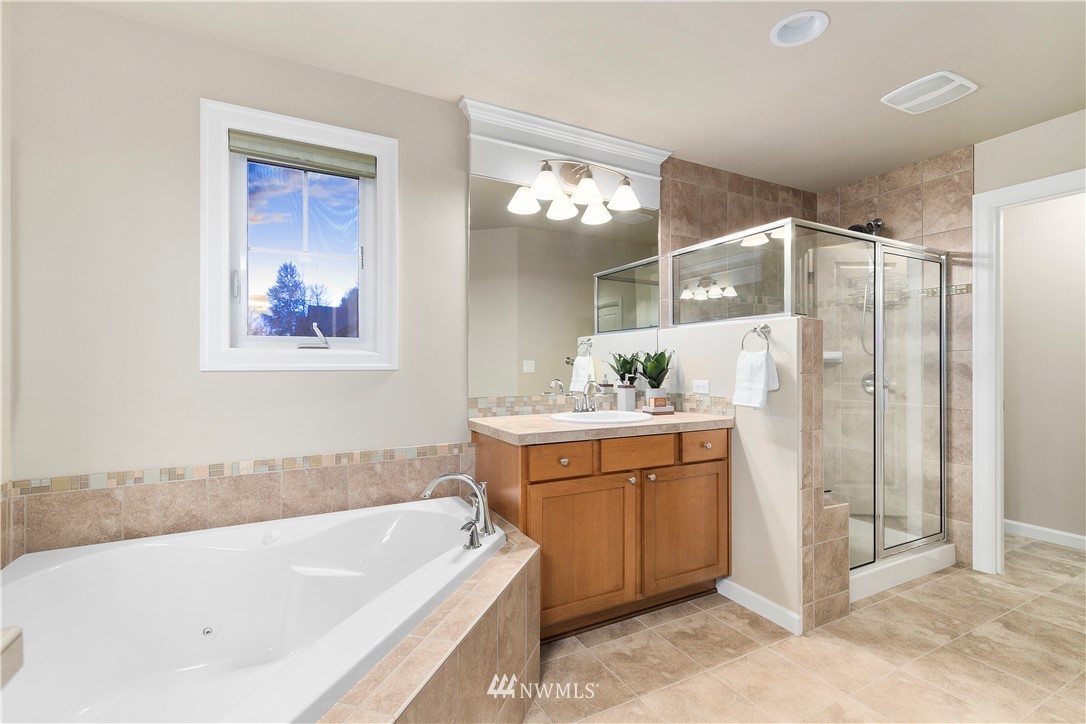214 Ilwaco Place Southeast Renton, WA 98059 - Photo 25 of 39 Gallery Image 25