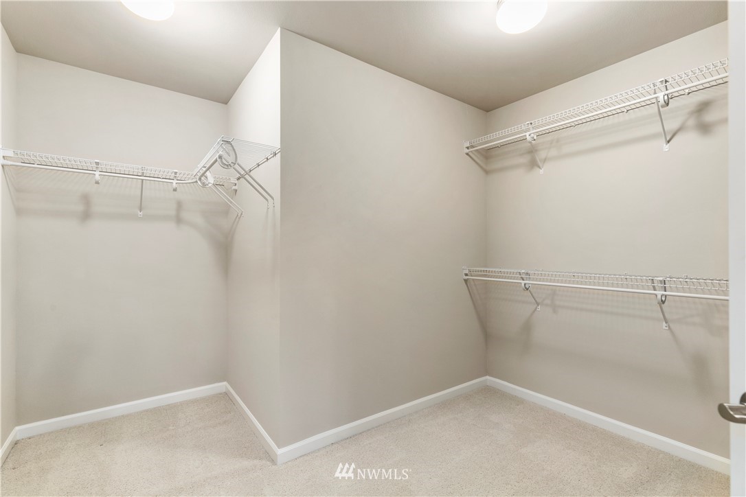 214 Ilwaco Place Southeast Renton, WA 98059 - Photo 29 of 39 Gallery Image 29