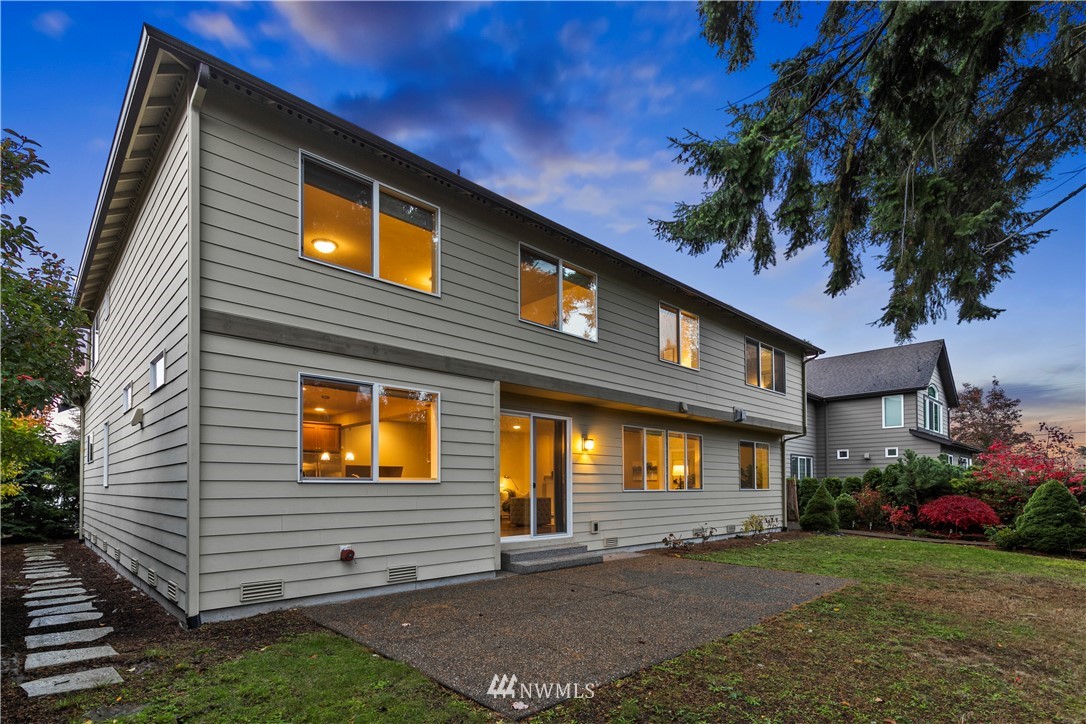 214 Ilwaco Place Southeast Renton, WA 98059 - Photo 35 of 39 Gallery Image 35