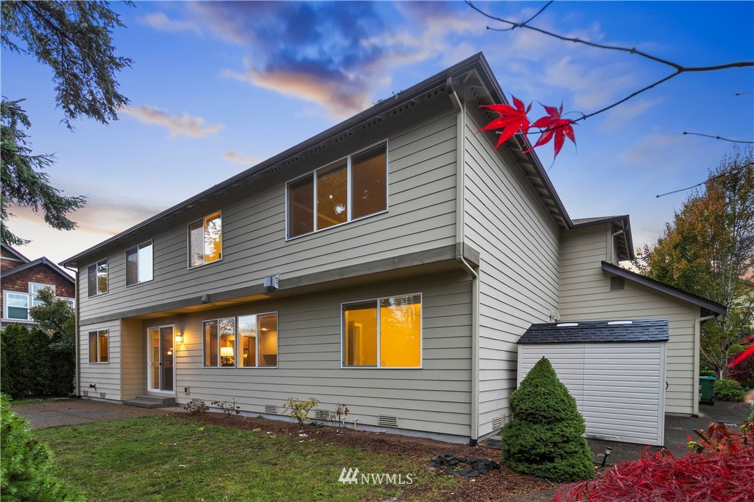 214 Ilwaco Place Southeast Renton, WA 98059 - Photo 36 of 39 Gallery Image 36