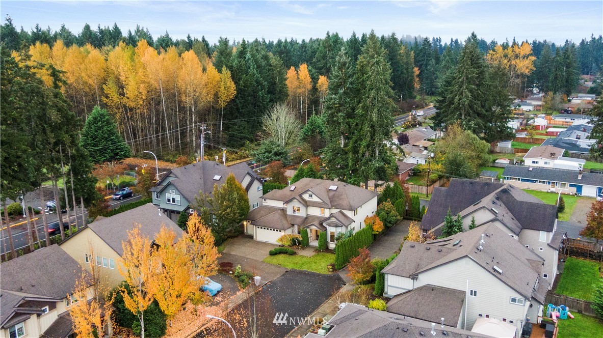 214 Ilwaco Place Southeast Renton, WA 98059 - Photo 37 of 39 Gallery Image 37