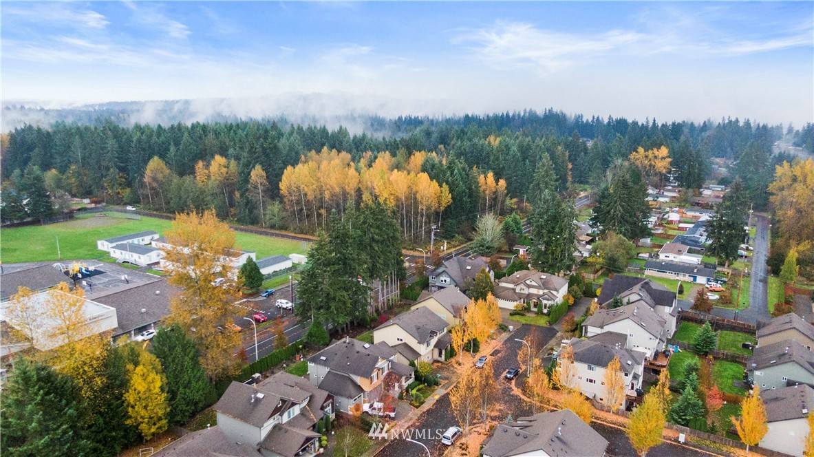 214 Ilwaco Place Southeast Renton, WA 98059 - Photo 38 of 39 Gallery Image 38