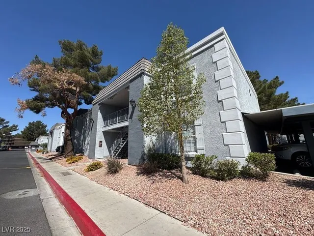 $1,225 | 3823 South Maryland Parkway, Unit L11, Las Vegas, NV 89119