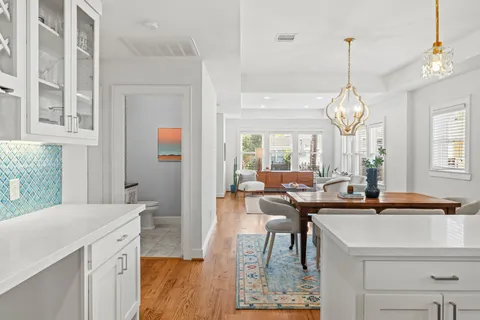 $850,000 | 125 North Street, Houston, TX 77009