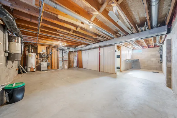 $359,900 | 1002 Thomas Street, Antigo, WI 54409