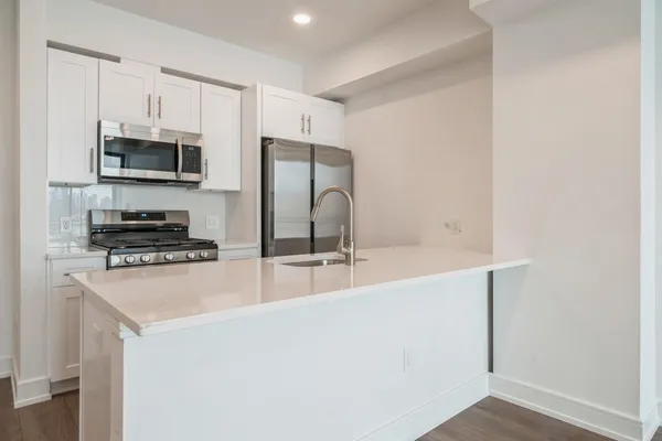 $3,950 | 32 Jones Street, Unit 503, Jersey City, NJ 07306